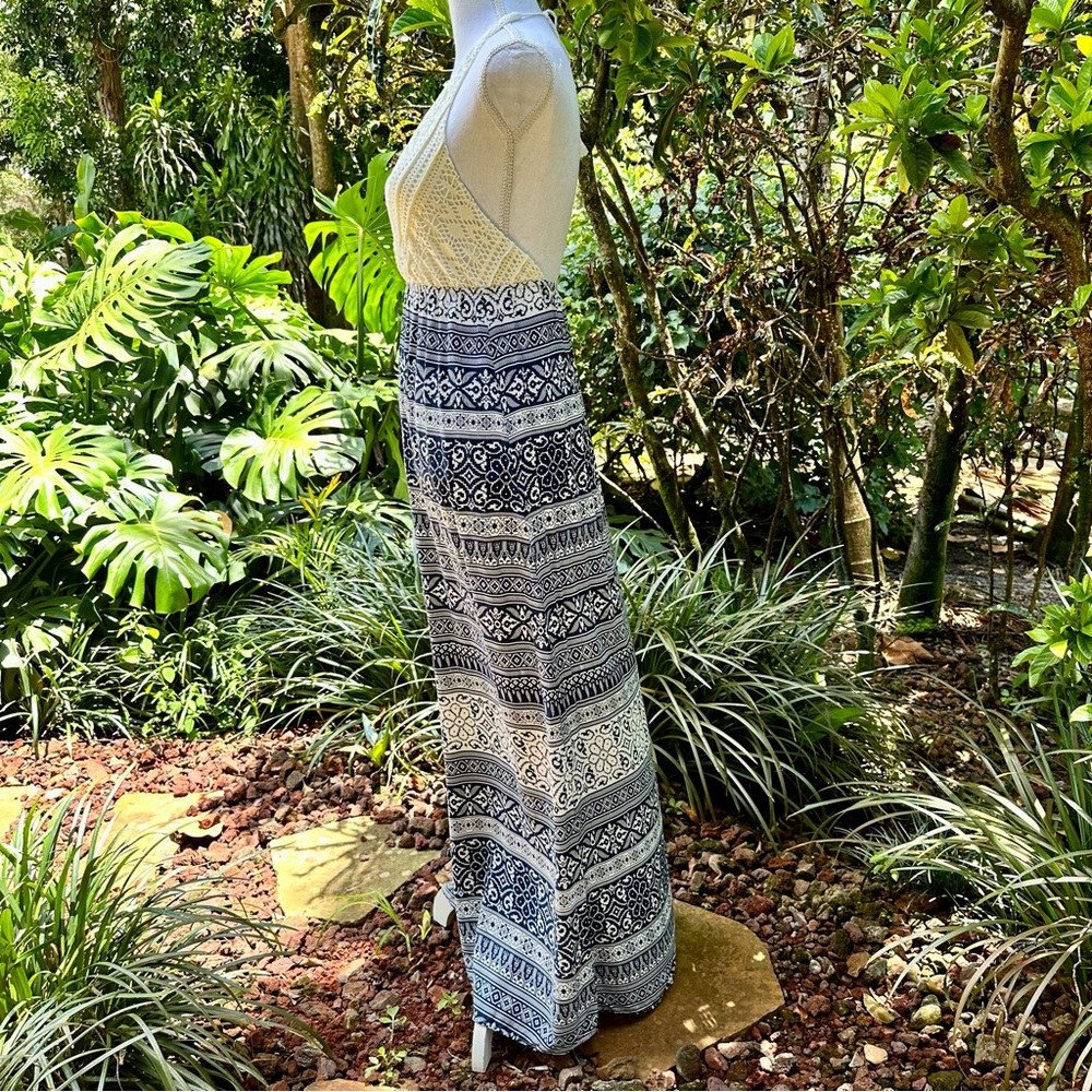 Neslay Design Crotchet Top Backless Maxi Dress - Picture 3 of 6